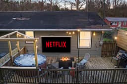 10 min to NRG Park | Private Deck | Movie Nights - Holiday Home - Image 3