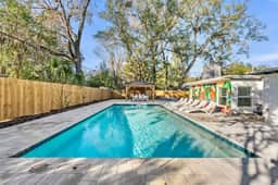 5 min UF | EV Charge | Pool | Hot Tub | Game Room. - Image 2