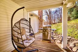 17 Min to NRG | Grill | Huge Yard | Private | Cozy - Holiday Home - Image 5