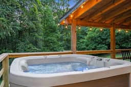 13min Summersville Lake | HotTub | FirePit | Quiet - Holiday Home - Image 4