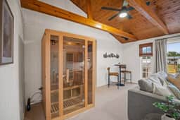 10min to NRG | Hot tub | Sauna | Firepit | 4br 3ba - Holiday Home - Image 5