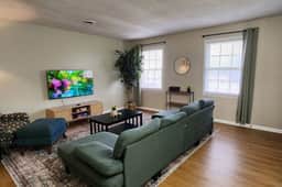 2BR Near Sherman College & Shops - Image 3