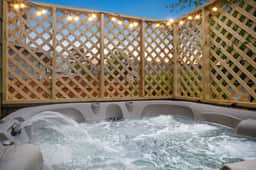 9mi To NRG | Game Room | Hot Tub | Firepit | Grill - Holiday Home - Image 4