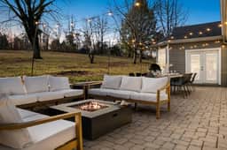 7 min to NRG Park I HotTub I Sauna I Fire Pit - Image 5