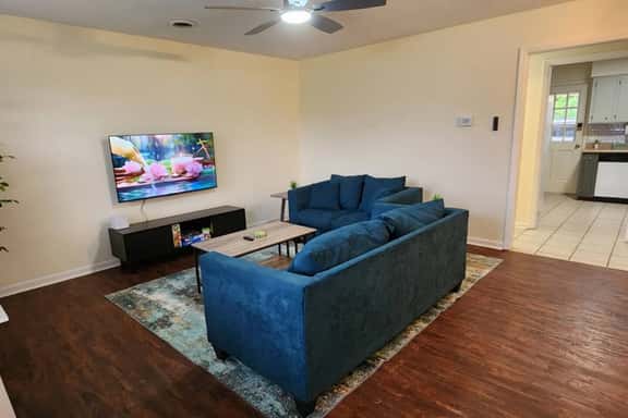 Near Sherman College | 2BR w/ Wi-Fi + Washer/Dryer - Image 1