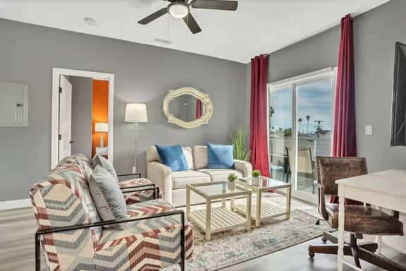 Stylish 2-Bedroom w/2 Balconies in Walkable Area - Image 1