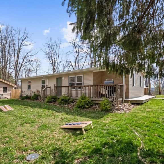 4BR Family Retreat Near New River Gorge, Oak Hill - Image 1