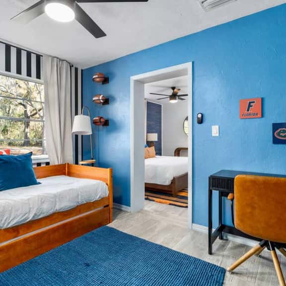 5 min UF | EV Charge | Pool | Hot Tub | Game Room. - Image 1