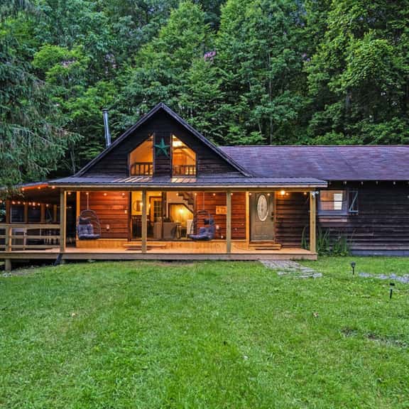 13min Summersville Lake | HotTub | FirePit | Quiet - Holiday Home - Image 1