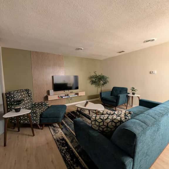 Convenient 2BR | Fast Wi-Fi + Full Kitchen - Image 1
