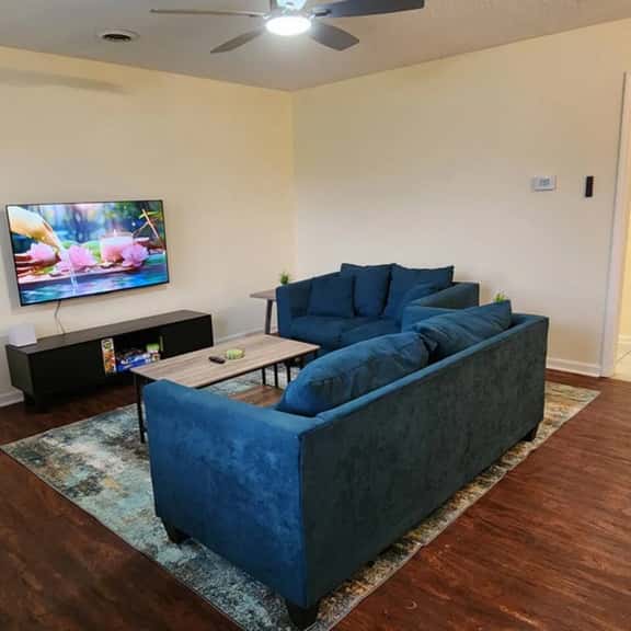 Near Sherman College | 2BR w/ Wi-Fi + Washer/Dryer - Image 1