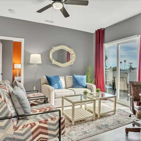 Stylish 2-Bedroom w/2 Balconies in Walkable Area - Image 1
