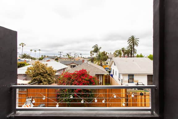 Modern King Suite Near Downtown SD - Image 3