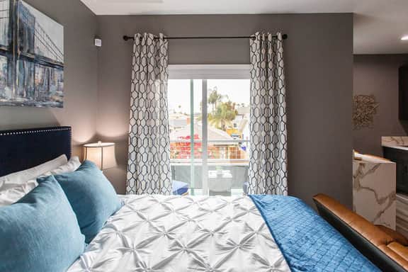 Modern King Suite Near Downtown SD - Image 5