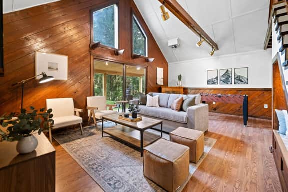13min Summersville Lake | HotTub | FirePit | Quiet - Holiday Home - Image 2