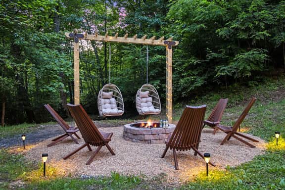 13min Summersville Lake | HotTub | FirePit | Quiet - Holiday Home - Image 3
