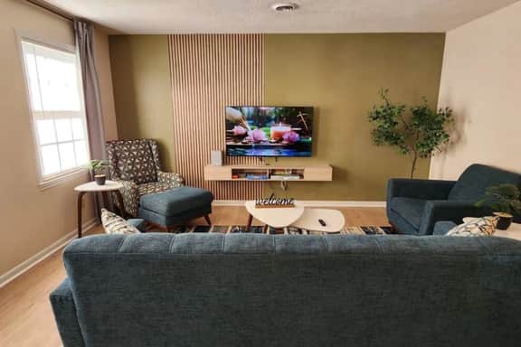 Convenient 2BR | Fast Wi-Fi + Full Kitchen - Image 3