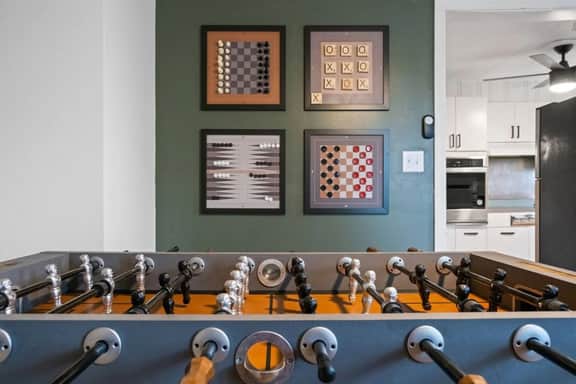 9mi To NRG | Game Room | Hot Tub | Firepit | Grill - Holiday Home - Image 3