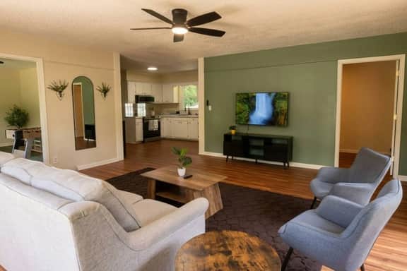Cozy Getaway 3BR | Arcade + Foosball | Sleeps 10 - Image 4