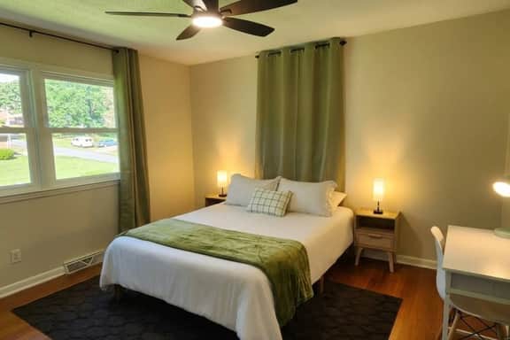 Cozy Getaway 3BR | Arcade + Foosball | Sleeps 10 - Image 5