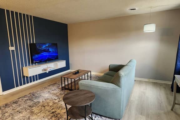 2BR Near Sherman College | Wi-Fi + Washer/Dryer - Image 1
