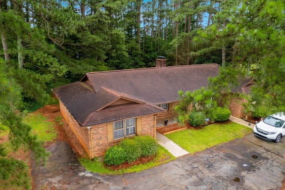 Cozy 2BR newly renovated mid-century modern home - Image 1
