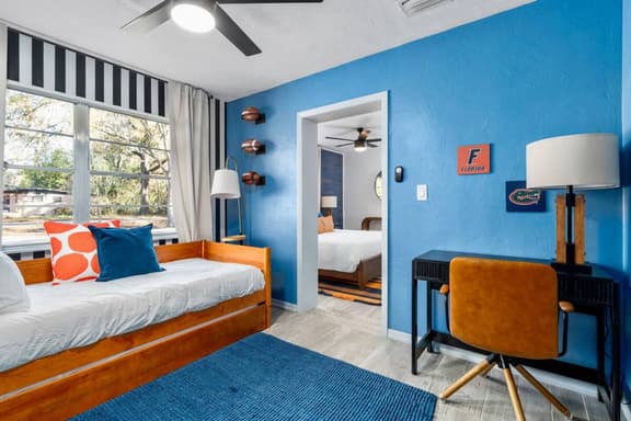 5 min UF | EV Charge | Pool | Hot Tub | Game Room. - Image 1