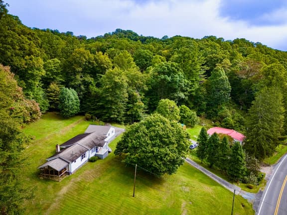 17 Min to NRG | Grill | Huge Yard | Private | Cozy - Holiday Home - Image 1