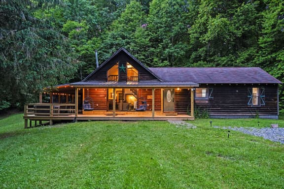 13min Summersville Lake | HotTub | FirePit | Quiet - Holiday Home - Image 1