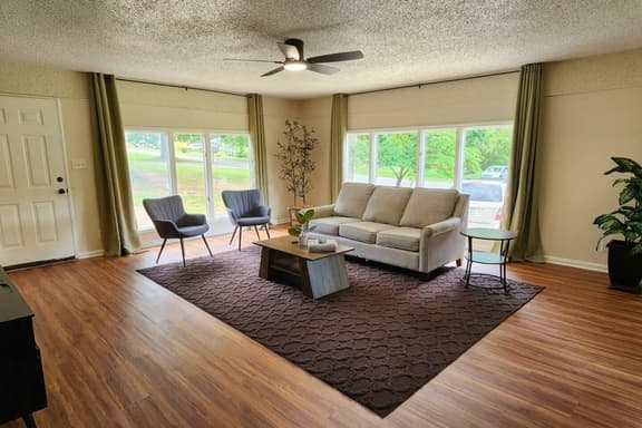 Cozy Getaway 3BR | Arcade + Foosball | Sleeps 10 - Image 1